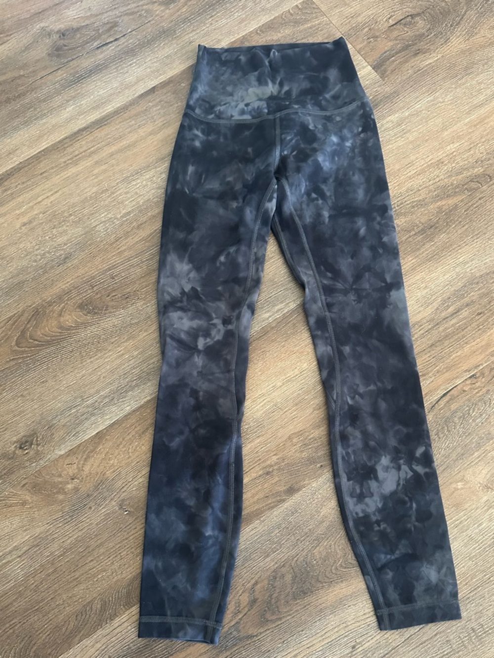 Black and white tie dyed Lululemon Leggings